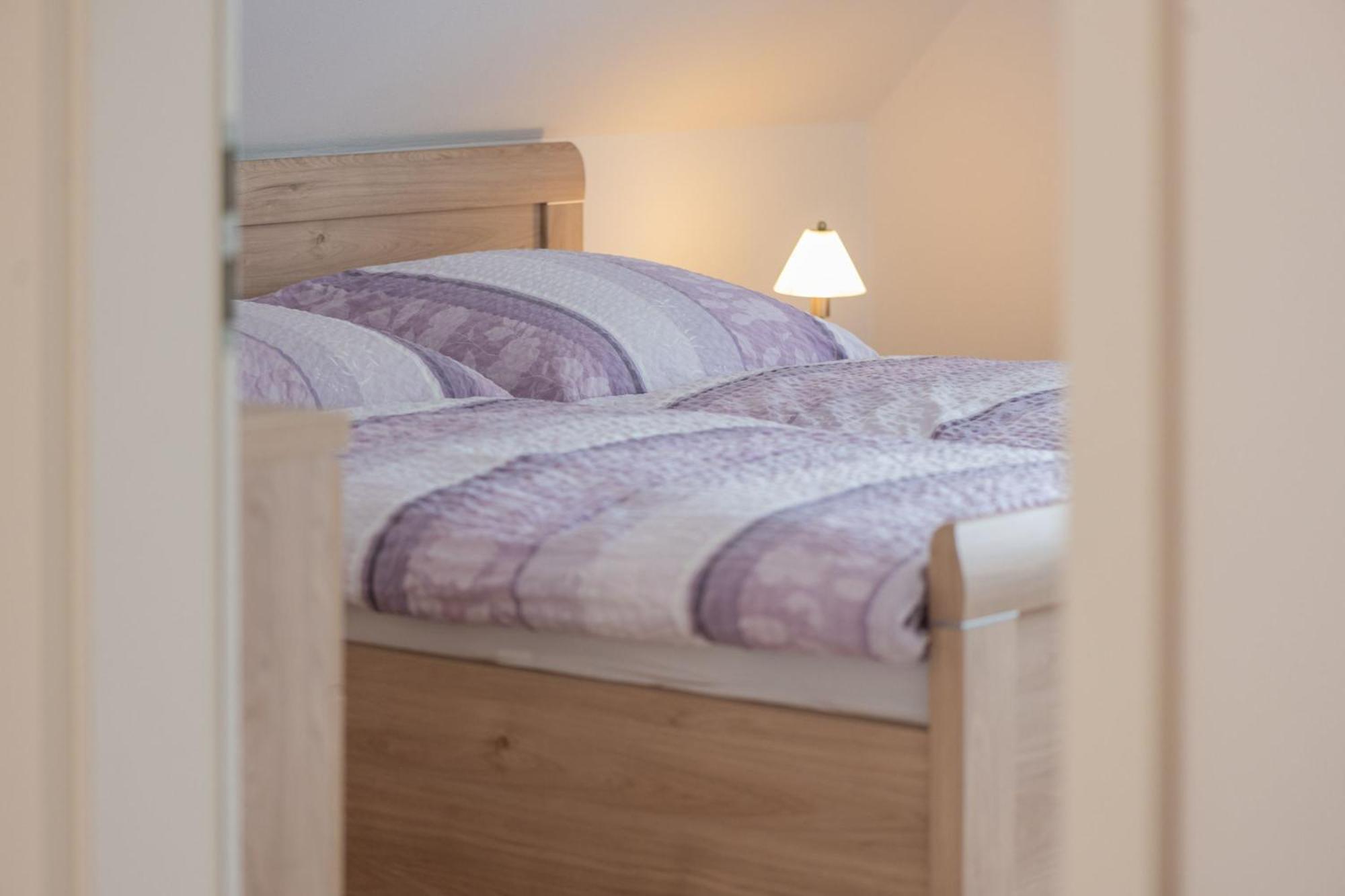 Am Walde 35177 *